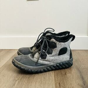 Sorel Out ‘N’ About Plus Black Women's Rain/Winter Boots woman’s size 6